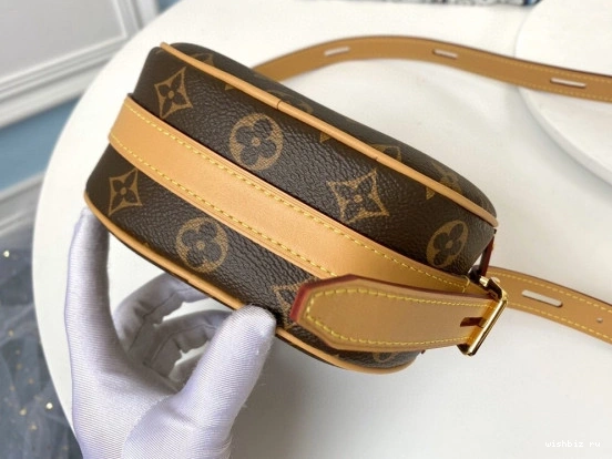 WIS PM BOITE CHAPEAU SOUPLE VUITTON LOUIS 1024